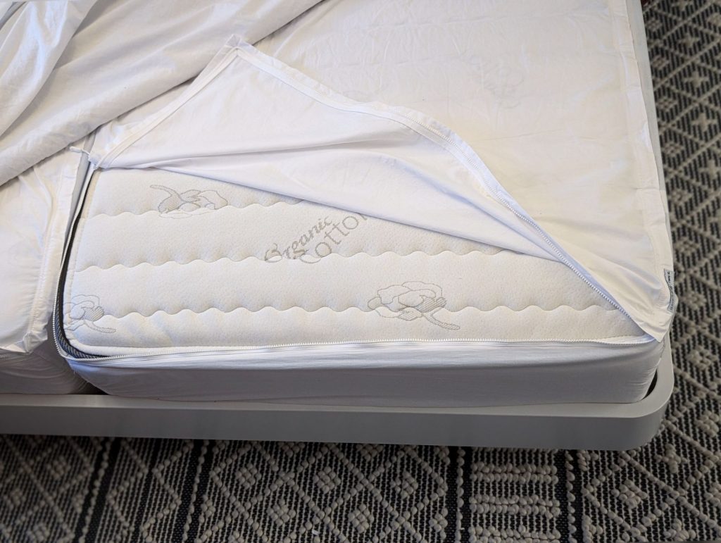 hybrid mattress review with organic cotton cover